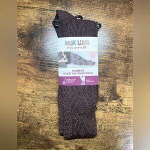 Muk luks chunky knit over the knee socks NWT size 6-11 Brown
